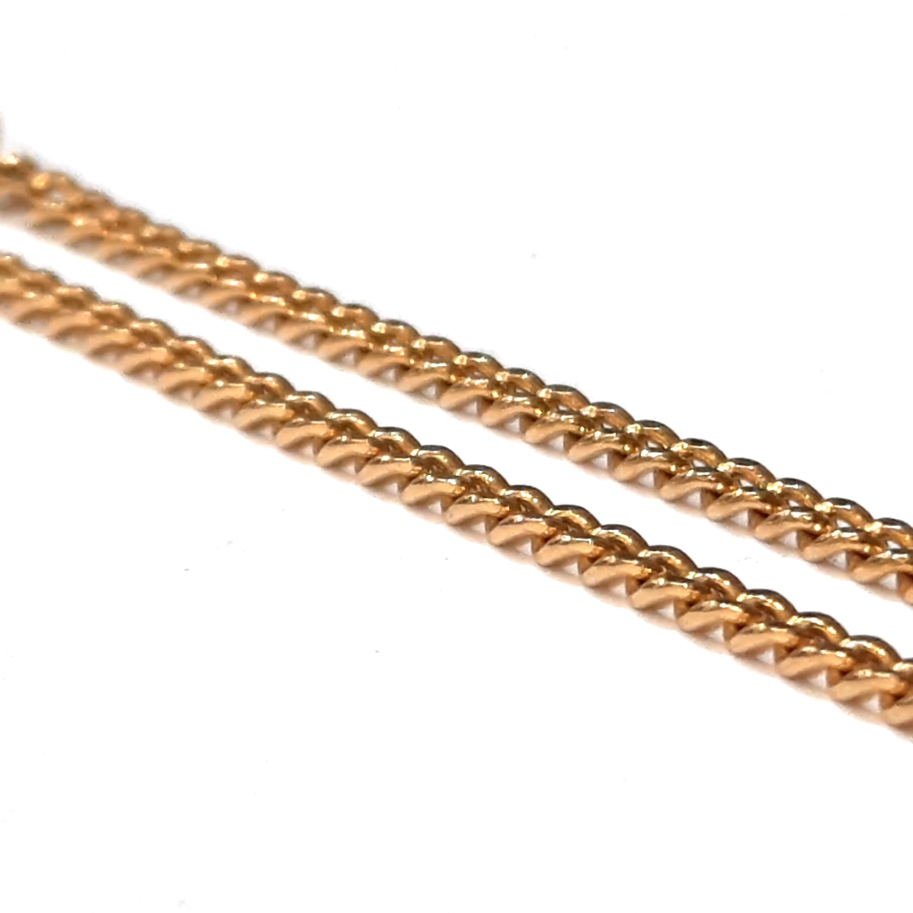 De gouden ketting 14kt met modelnummer BREA-JOY-0003929 is een elegante en verfijnde halsketting. Met een lengte van 60 cm en een breedte van 2 mm, weegt hij 9,84 gram. De ketting is vervaardigd uit 14-karaats goud, wat zorgt voor een schitterende gouden kleur. Ideaal te dragen als dagelijks sieraad of bij speciale gelegenheden. Voeg klasse en stijl toe aan elke outfit.