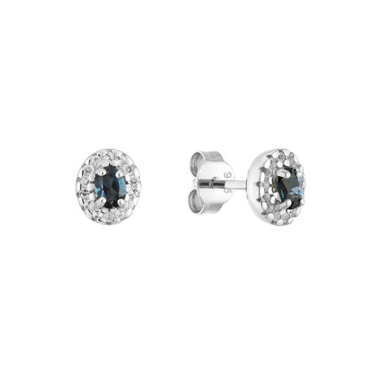 Product 106.0816.00 van een onbekend merk is een prachtige set stud oorbellen, ideaal voor elke gelegenheid. Deze subtiele en elegante oorbellen voegen een vleugje verfijning toe aan elke outfit. Draag ze bij zowel casual als formele looks voor een tijdloze uitstraling. Perfect voor dagelijks gebruik of speciale gelegenheden. Een must-have accessoire in je sieradencollectie.
