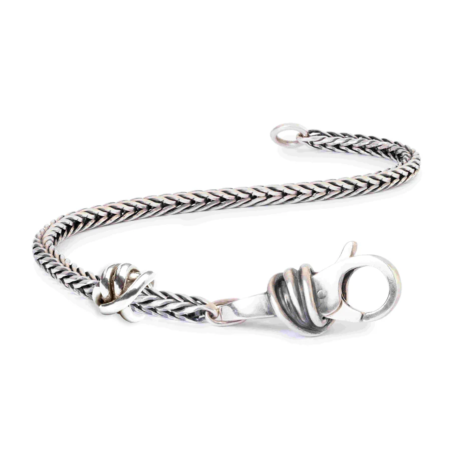 Zilveren Trollbeads armband Geluksknoop (19 cm) &ndash; een liefdevol symbool om je geluk dichtbij te houden. Verkrijgbaar bij Juwelier Schouten &ndash; Middenwaard, Heerhugowaard.