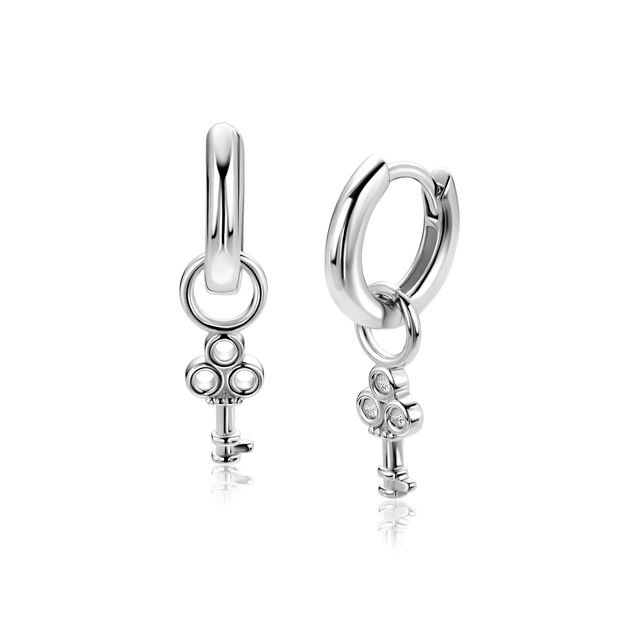 ZINZI zilveren oorbedels met sierlijke miniatuur sleutel 8mm. De oorbedels zijn vervaardigd van eerste gehalte zilver (925) en voorzien van een extra rodiumlaag voor een langdurige glans.
