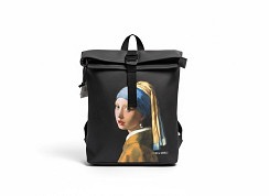 Productomschrijving
De Mart Arts &ndash; Los Angeles Pearl Girl Rolltop Backpack Mini van New Rebels is een trendy en compacte rugzak met een moderne, stedelijke uitstraling. Dankzij het stijlvolle rolltop-design en de elegante pearl-afwerking is deze mini backpack perfect voor dagelijks gebruik, een dagje shoppen of onderweg in de stad.
De rugzak is gemaakt van 100% PU-materiaal, wat zorgt voor een luxe look en een onderhoudsvriendelijk, waterafstotend oppervlak. Met een formaat van 27 x 8 x 33 cm biedt deze rolltop backpack voldoende ruimte voor je dagelijkse essentials, terwijl hij licht en comfortabel blijft om te dragen.
De Los Angeles Pearl Girl rolltop rugzak combineert mode en functionaliteit en is een echte eyecatcher binnen de Mart Arts collectie van New Rebels.
Belangrijkste kenmerken
✔ Merk: New Rebels
✔ Collectie: Mart Arts &ndash; Los Angeles
✔ Model: Pearl Girl Rolltop Backpack Mini
✔ Afmetingen: 27 x 8 x 33 cm
✔ Materiaal: 100% PU
✔ Design: Rolltop
✔ Stijl: Trendy, urban & modern
✔ Gebruik: Dagelijks, stad, shoppen, reizen
Waarom kiezen voor de Mart Arts Los Angeles Pearl Girl Rolltop Backpack Mini?
Stijlvol rolltop-design
Luxe uitstraling dankzij PU-materiaal
Compact maar praktisch formaat
Lichtgewicht en comfortabel te dragen
Betrouwbare kwaliteit van New Rebels