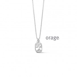De ketting is in zilver met een forcat schakel. De hanger is solitair model met zirkonium.