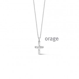 De ketting en de hanger zijn in zilver. De ketting is een ronde forcat schakel en de hanger is een kruisje deels mat