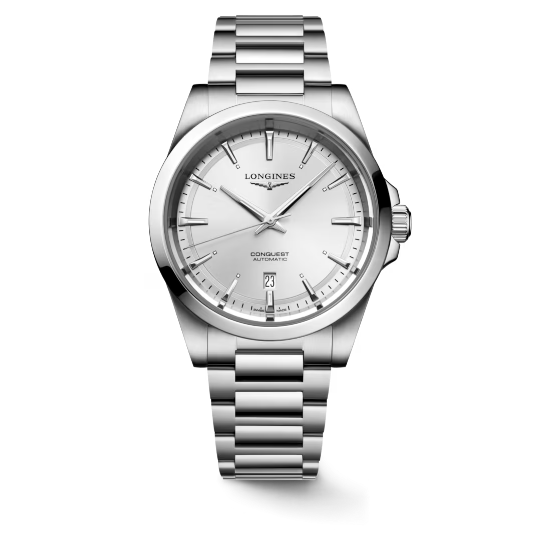 De Longines Conquest L38304726 is een stijlvol horloge met een stoere uitstraling. Het horloge heeft een zilveren wijzerplaat met zilveren accenten en een robuuste roestvrijstalen band. Draag het horloge casual met een jeans en T-shirt, of dress it up met een pak voor een formele gelegenheid. Met de Longines Conquest maak je altijd een statement.