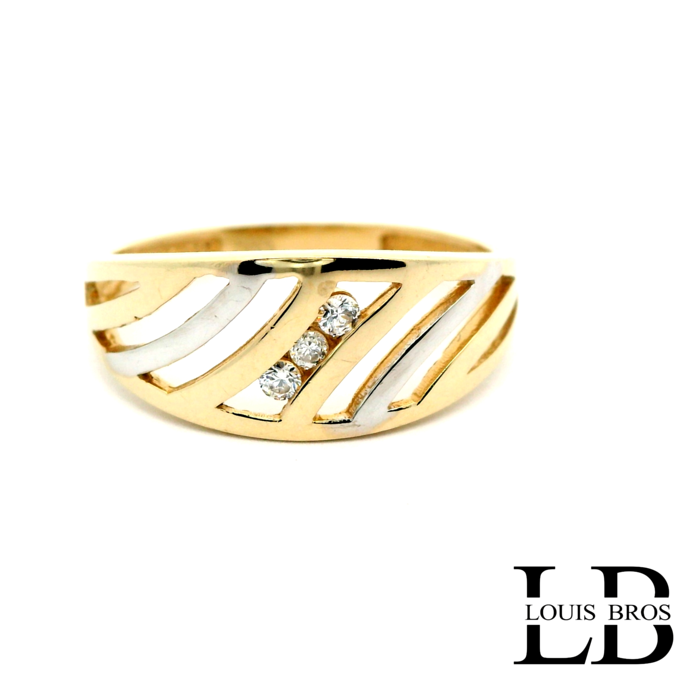 Deze elegante ring is vervaardigd uit 14 karaat bicolor goud (2.18 gr), een stijlvolle combinatie van wit- en geelgoud. Het tijdloze ontwerp wordt verfraaid met sprankelende zirkonia&rsquo;s, die de ring een luxe en verfijnde uitstraling geven. Dankzij de subtiele glans en het contrasterende kleurenspel van het goud is dit sieraad zowel modern als klassiek, en geschikt voor iedere gelegenheid.

De ring is perfect als cadeau voor een bijzonder moment, maar ook als stijlvolle aanvulling op je dagelijkse look.

Materiaal: 14 karaat goud (bicolor)
Steen: Zirkonia
Stijl: Elegant, tijdloos en veelzijdig.
De ring is verkrijgbaar in meerdere afmetingen.