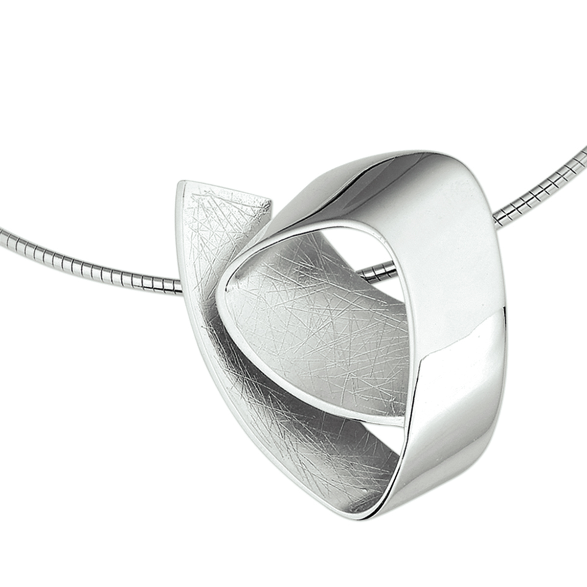 Gerhodineerd zilveren collier met een poli en gescratchte afwerking. Het collier is onderdeel van een set. De schakelbreedte bedraagt 1.6mm.