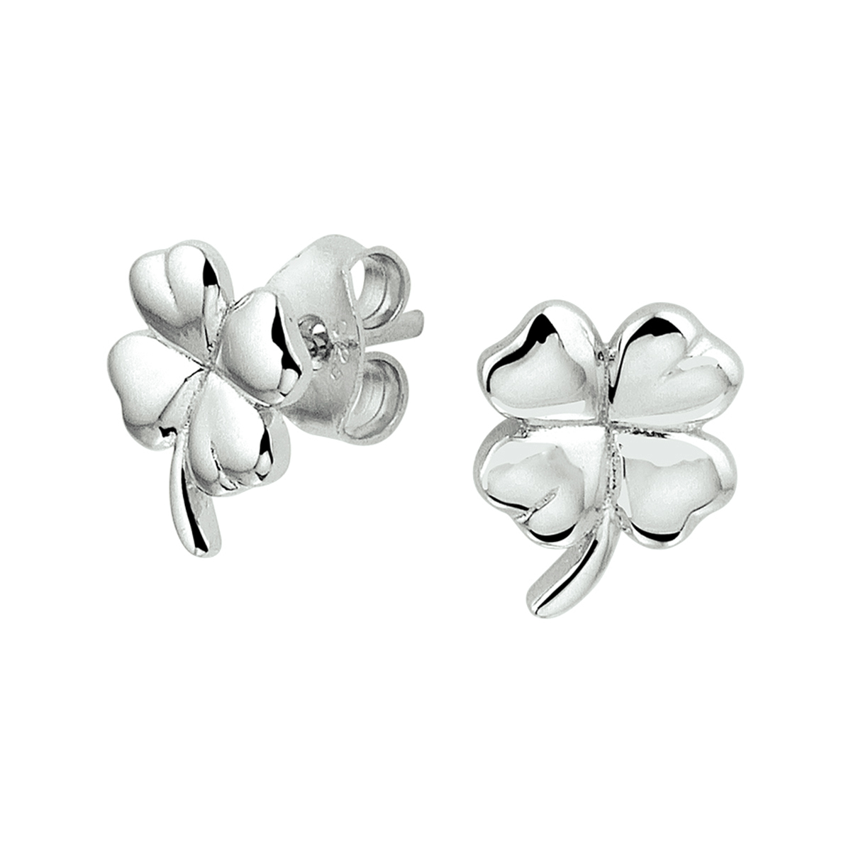 Deze gerhodineerd zilveren klavertje oorknoppen hebben een afmeting van 9x7.5mm. De klavertjeblaadjes hebben volgens de legende elk hun eigen voorstelling. Het eerste blad is hoop en het tweede blad is vertrouwen. Het derde blad is liefde en het vierde blad staat voor geluk. Door de zeldzaamheid en de vorm wordt het vinden of krijgen van een klavertje vier sinds de middeleeuwen beschouwd als een geluksbrenger. Tip: Leuk om kado te geven!