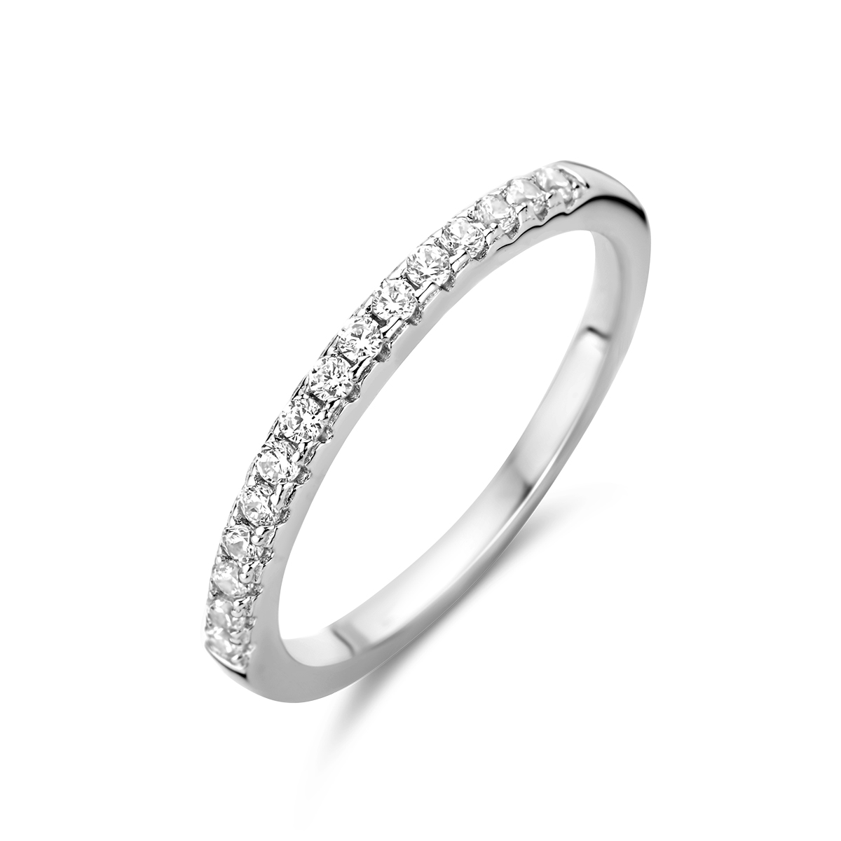 Gerhodineerd 925 zilveren aanschuifring uitgevoerd met een schitterende zirkonia rij. De ring heeft een breedte van 2mm