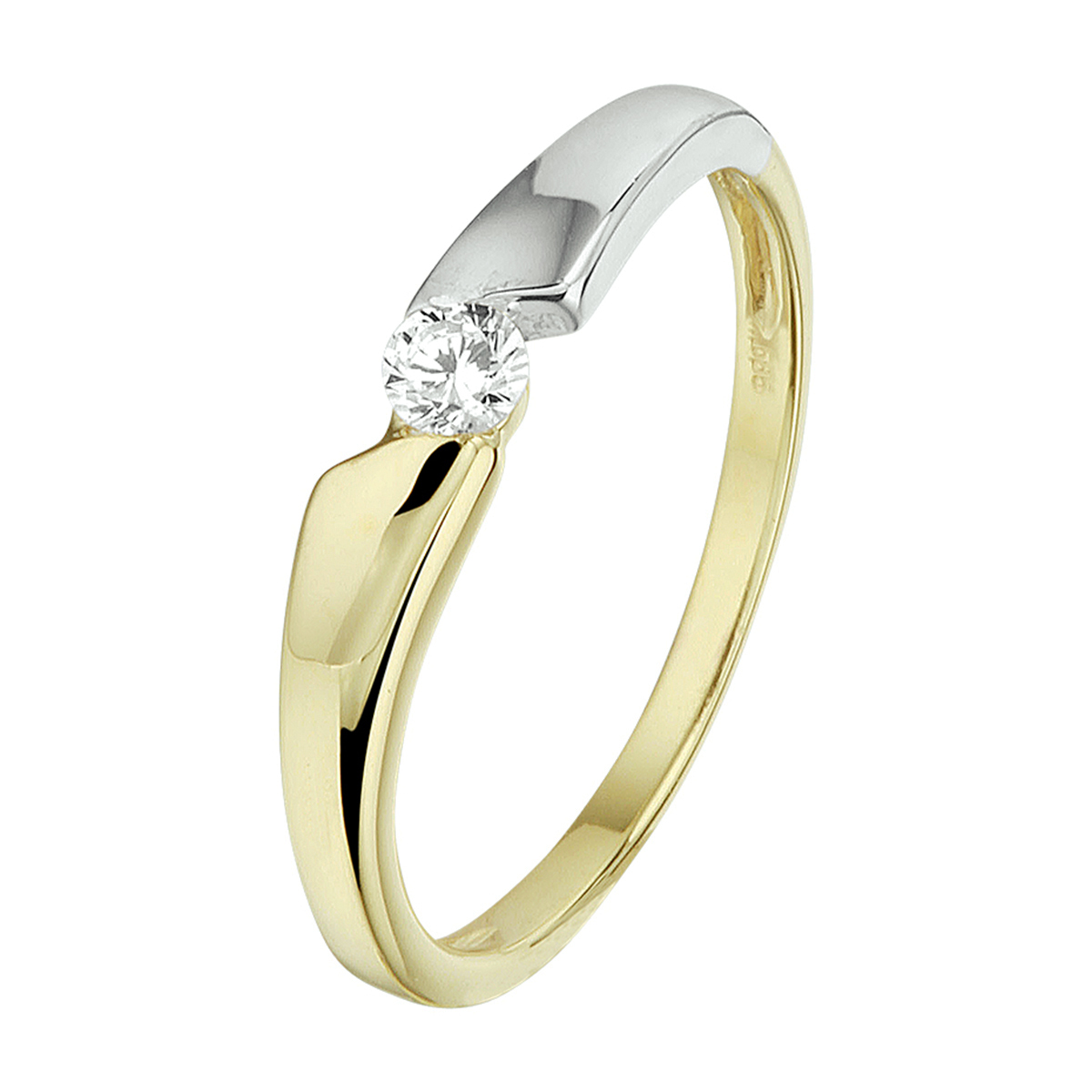 Een moderne klassieker: deze ring met 14k geel- en witgoud. Stralend middelpunt is de solitaire zirkonia steen van 3mm, die ingespannen is tussen de twee kleuren goud. De ring is op het breedste punt 3,5mm.