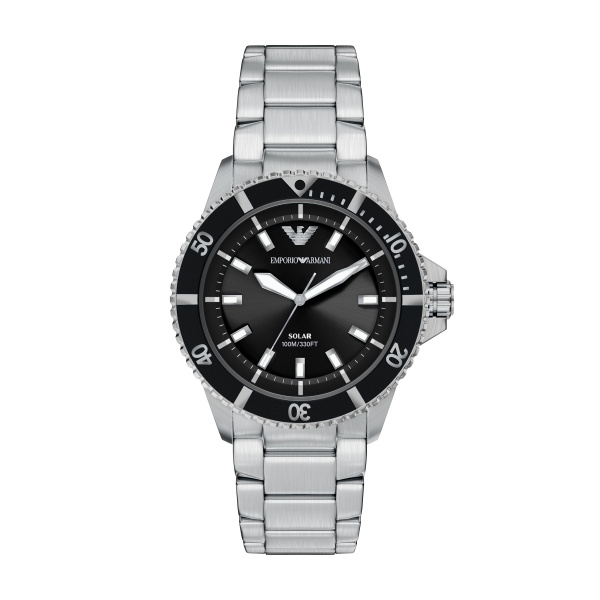 De Emporio Armani Horloge AR11787 is een stijlvolle polshorloge met een kast van roestvrij staal en een zilverkleurige band. Het beschikt over solar bewegingstechnologie en een zwarte wijzerplaat. Perfect te dragen bij formele gelegenheden of casual outfits voor een verfijnde, moderne look. Geschikt voor elke garderobe!