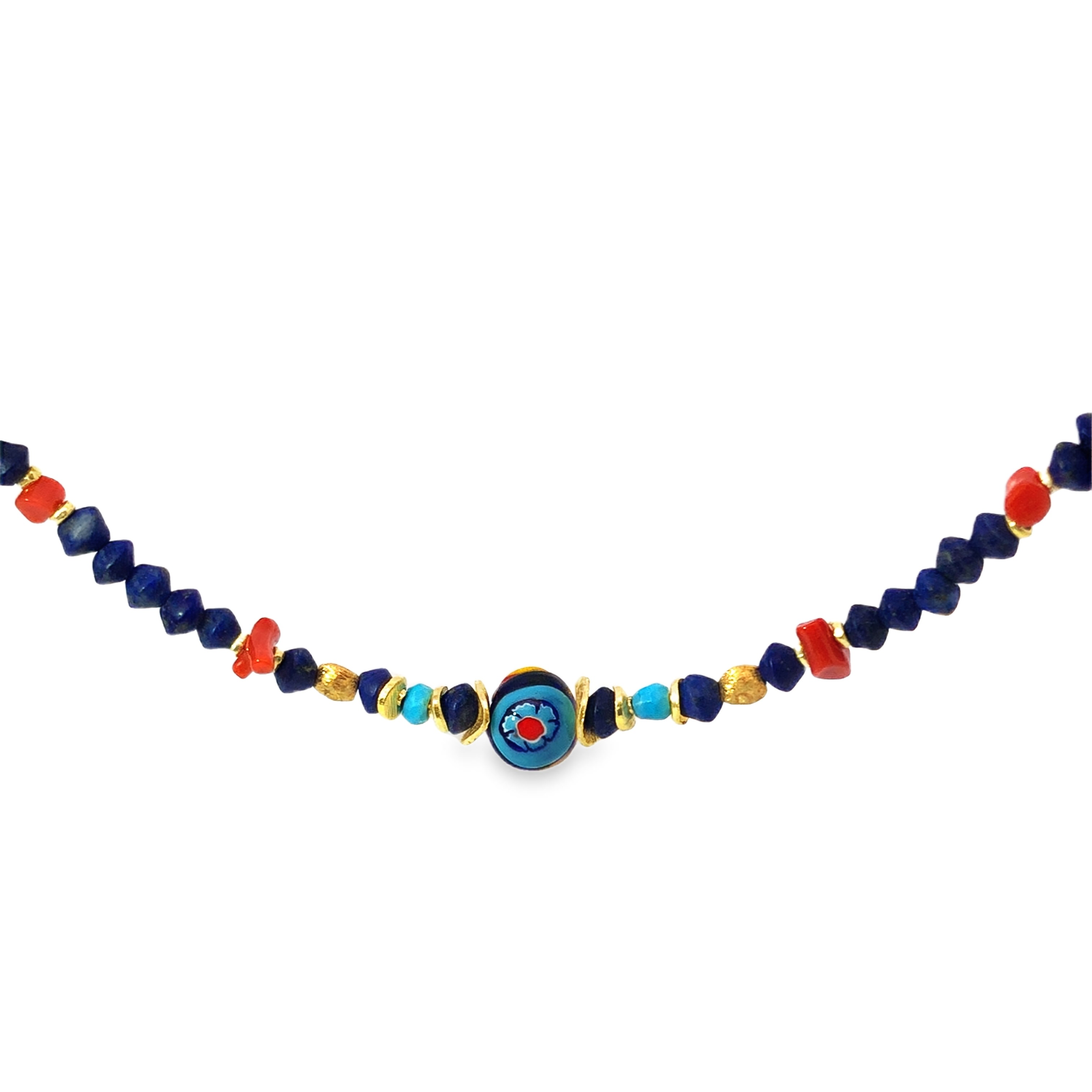 Diese Lapiskette in Gold und Koralle, Modellnummer nicht spezifiziert, geh&ouml;rt zur Kategorie "Schmuck". Sie besticht durch eine Kombination aus edlem Lapis, luxuri&ouml;sem Gold und strahlender Koralle. Am besten wird sie als Statement-St&uuml;ck zu einem schlichten Outfit getragen, um ihren einzigartigen Charme hervorzuheben und einen eleganten Akzent zu setzen.