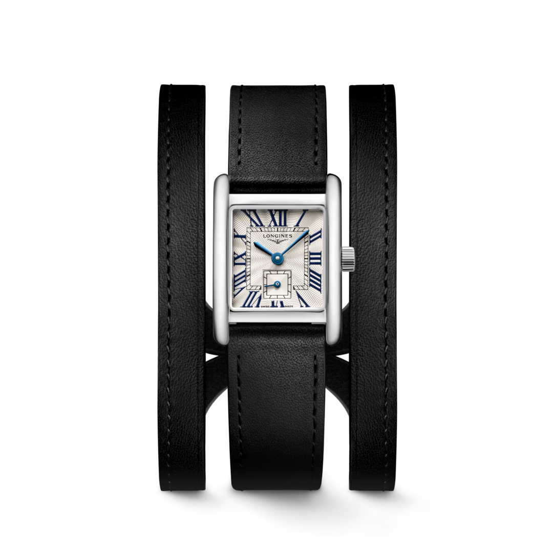 De Longines Mini Dolce Vita L52004710 is een elegante polshorloge met een roestvrijstalen zilverkleurige rechthoekige kast en een wit Romeins analoog wijzerplaat. Met een zwart echt lederen band, saffier bekleed glas en een kwartsuurwerk. Waterbestendig tot 3 bar. Perfect voor formele gelegenheden, zonder datumnotatie of lichtfunctie. Nickelvrij en stijlvol voor elke gelegenheid.