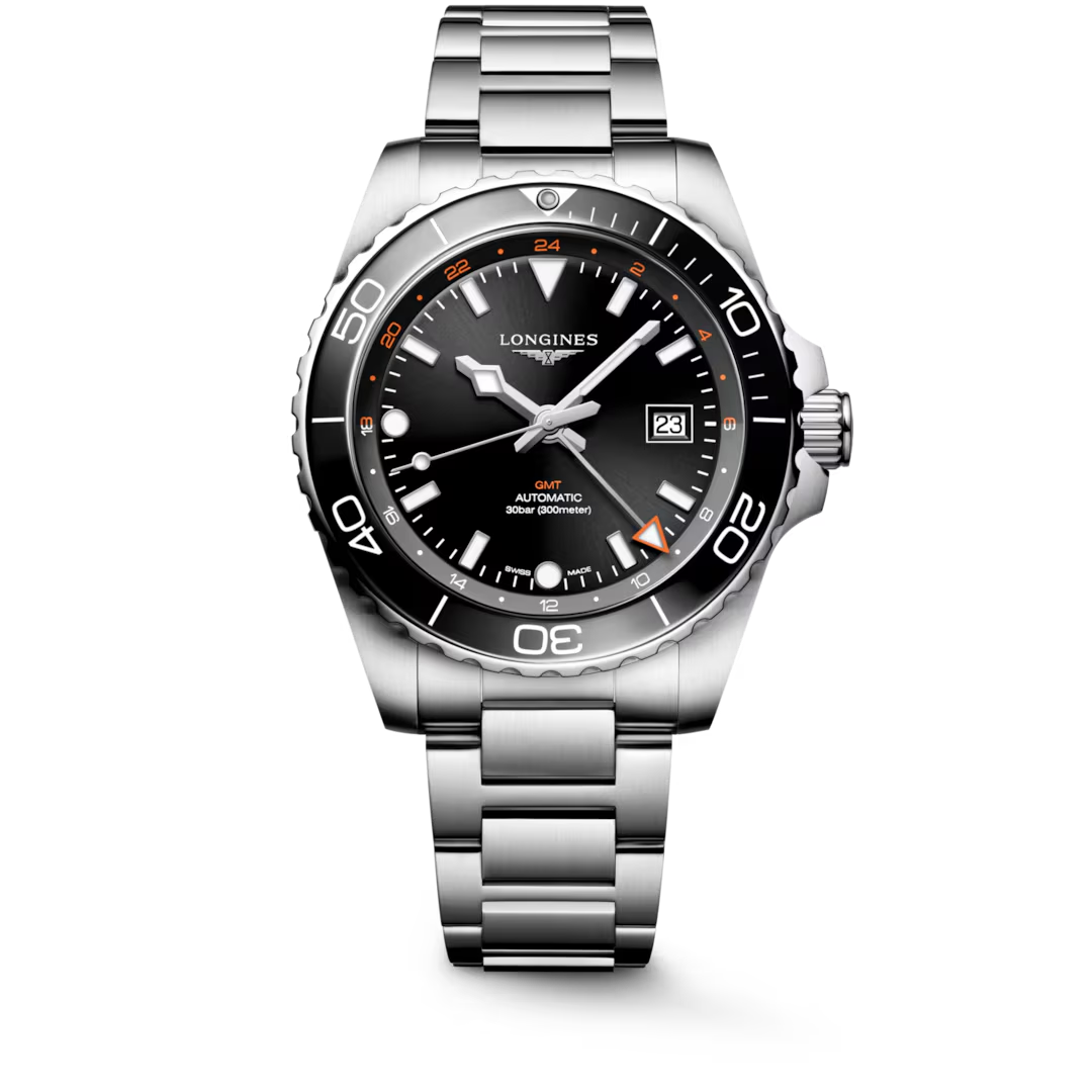De Longines Hydroconquest GMT L38904566 is een luxe polshorloge met een roestvrijstalen kast en band, zwarte wijzerplaat en analoge wijzerweergave. Het is waterbestendig tot 30 meter en hypoallergeen. Met automatische Zwitserse beweging en saffierglas is het ideaal voor dagelijks gebruik. Perfect voor een elegante uitstraling tijdens formele en informele gelegenheden. 