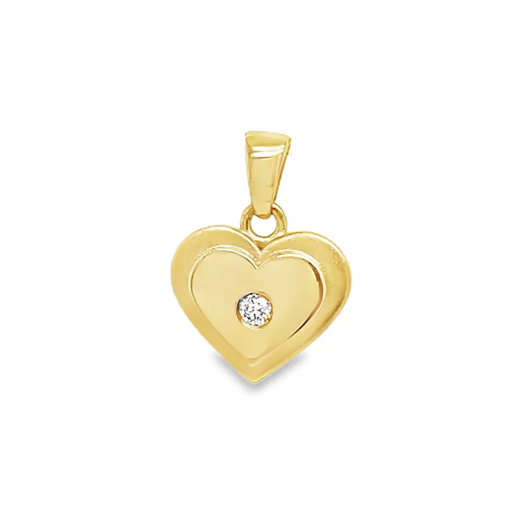 De 14k Geelgouden hanger Hart met 0,025 karaat diamant, modelnummer GHE2423, is een schitterende aanvulling voor elke sieradencollectie. Draag deze prachtige hanger aan een fijne ketting voor een elegante en verfijnde look die perfect is voor zowel dagelijks gebruik als speciale gelegenheden.