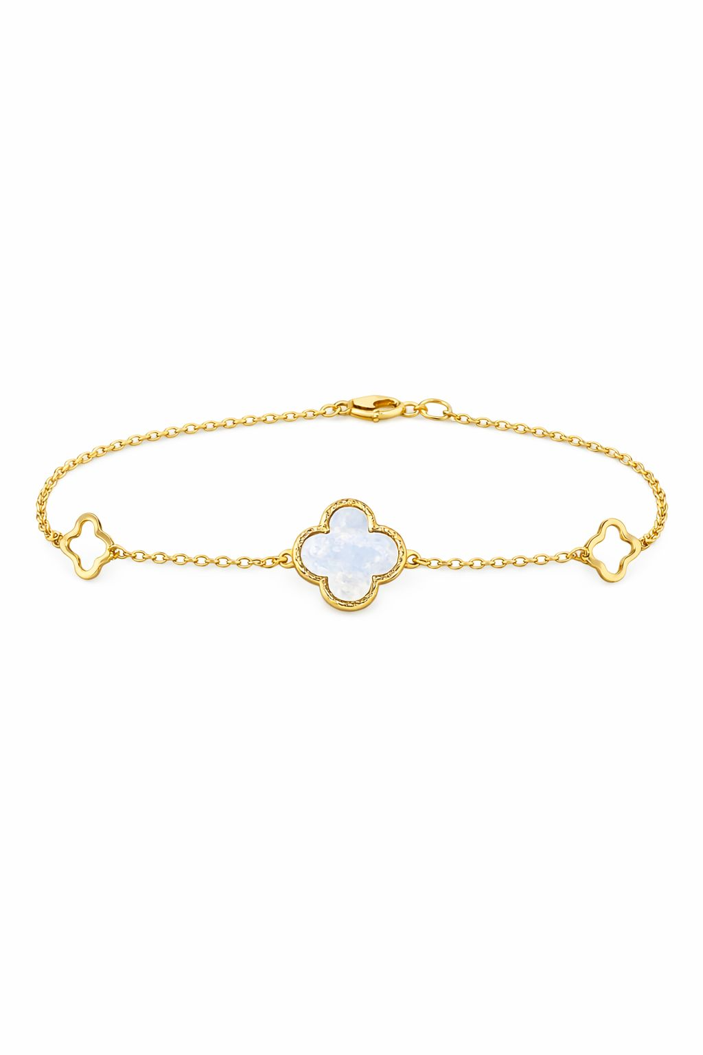 De VS204191 is een fantasiearmband onder de categorie 'Juwelen'. Het is een uniek stuk dat elke outfit accentueert met zijn speelse en creatieve design. Draag het solo voor een subtiele look of combineer het met andere armbanden voor een gedurfde statement. Perfect voor zowel casual als formele gelegenheden. Ontdek de magie van fantasie met dit prachtige sieraad!