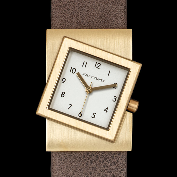 Deze mooie horloges zijn ontworpen door de bekende Duitse ontwerper ROLF CREMER. Het merk bestaat sinds 1989. Door onderscheidende modellen en kleurgebruik is het een gewaardeerd mode accessoire geworden. Gekenmerkt door een flashy design, eenvoud, elegantie en kleur. 