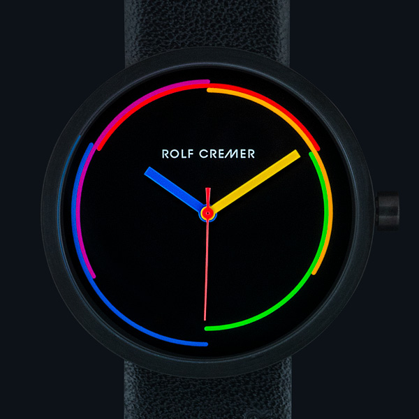 Deze mooie horloges zijn ontworpen door de bekende Duitse ontwerper ROLF CREMER. Het merk bestaat sinds 1989. Door onderscheidende modellen en kleurgebruik is het een gewaardeerd mode accessoire geworden. Gekenmerkt door een flashy design, eenvoud, elegantie en kleur. 
