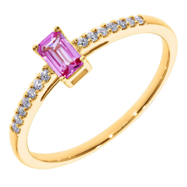 De Fantasiering Baguette Roze Saffier met modelnummer GGA4009 is een prachtige gouden ring van 14 karaat. Het bevat een roze saffier (0.31 ct) in baguette slijpvorm en 14 briljante diamanten (0.08 ct) van H-kleur. Draag deze elegante ring bij speciale gelegenheden om een vleugje luxe toe te voegen aan elke outfit. Geschikt voor maat 54.