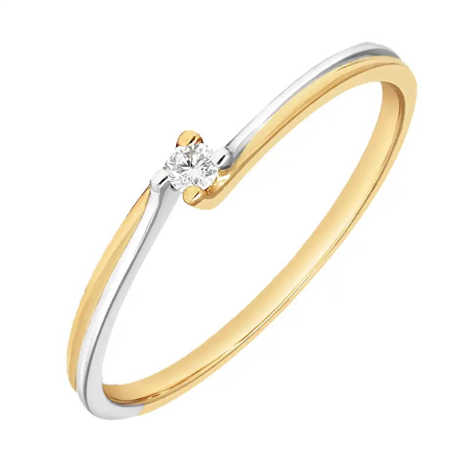 De GBG0067 is een verfijnde 14k gouden ring met een elegante twist, verfraaid met een briljantgeslepen diamant van 0.04 karaat (SI1, G-kleur). Deze betoverende gouden (56 maat) ring straalt subtiele luxe uit. Perfect voor dagelijks gebruik of speciale gelegenheden. Draag hem solo voor een verfijnde look of combineer met andere sieraden voor extra glamour.