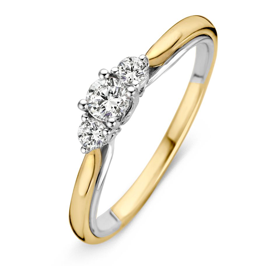 Gouden ring bicolor briljant (modelnummer: RG416899) met een diamant van 0,31 crt. Perfect als verlovingsring dankzij zijn verfijnde glans en goud-zilverkleurige uitstraling. Draag deze ring met trots op je speciale dag.