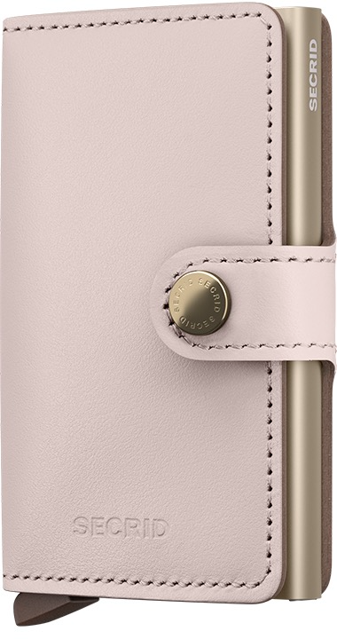Miniwallet Original Ballet Pink &ndash; Zachte Elegantie in Compact Formaat

Ontdek de Miniwallet Original Ballet Pink van Secrid &ndash; een verfijnde, lichtroze uitvoering met een tijdloze en vrouwelijke uitstraling. Deze compacte leren portemonnee combineert functionaliteit met subtiele elegantie en is perfect voor wie houdt van een zachte, stijlvolle touch in haar accessoires.

De Original Ballet Pink is vervaardigd van hoogwaardig Europees rundleer en met vakmanschap geproduceerd in Nederland. Het leer heeft een natuurlijke, licht glanzende afwerking die de frisse roze tint extra laat spreken. Dankzij de duurzame kwaliteit is deze Miniwallet bestand tegen dagelijks gebruik en blijft hij lang mooi.

Wil je meer weten over de leereigenschappen, het productieproces of hoe je jouw Miniwallet het beste verzorgt? Bezoek dan onze leerpagina voor uitgebreide informatie en onderhoudstips.

Wat past er in de Miniwallet Original Ballet Pink?

Het slimme en compacte ontwerp biedt verrassend veel ruimte:

4 verdikte kaarten of 6 platte kaarten in de aluminium Cardprotector

4 extra kaarten in het leren omhulsel

Papieren bankbiljetten

Visitekaartjes

Bonnetjes

De ge&iuml;ntegreerde aluminium Cardprotector beschermt je kaarten tegen buigen, breken en ongewenst uitlezen (RFID-bescherming).

Specificaties Miniwallet Original Ballet Pink

Afmetingen: 65 x 102 x 21 mm

Gewicht: 72 g

Materiaal: Europees rundleer

Productie: Ontworpen en gemaakt in Nederland

Waarom kiezen voor de Miniwallet Original Ballet Pink?

Zachte, elegante roze tint

Compact en lichtgewicht ontwerp

Duurzaam premium leer

Optimale RFID-bescherming

Perfect voor dagelijks gebruik of als stijlvol cadeau

De Miniwallet Original Ballet Pink is de ideale keuze voor wie zoekt naar een compacte leren portemonnee met een verfijnde, vrouwelijke uitstraling. Praktisch, veilig en stijlvol in &eacute;&eacute;n tijdloos ontwerp.