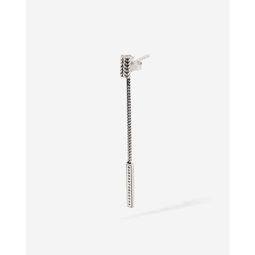 De Ellen oorbel is gebaseerd op de populaire Ellen-schakel en maakt deel uit van de Earparty-collectie. Deze oorbel is niet alleen verkrijgbaar in premium 925 zilver, maar ook in 14- karaats goud! De Ellen schakel is een subtielere en verfijndere schakel. De oorbellen zijn per stuk te koop, maar je kunt ze ook als set dragen of combineren met andere oorbellen uit de Earparty collectie. De combinatiemogelijkheden zijn eindeloos! Ontworpen in Amsterdam en geproduceerd in Zuidoost-Azi&euml;. 