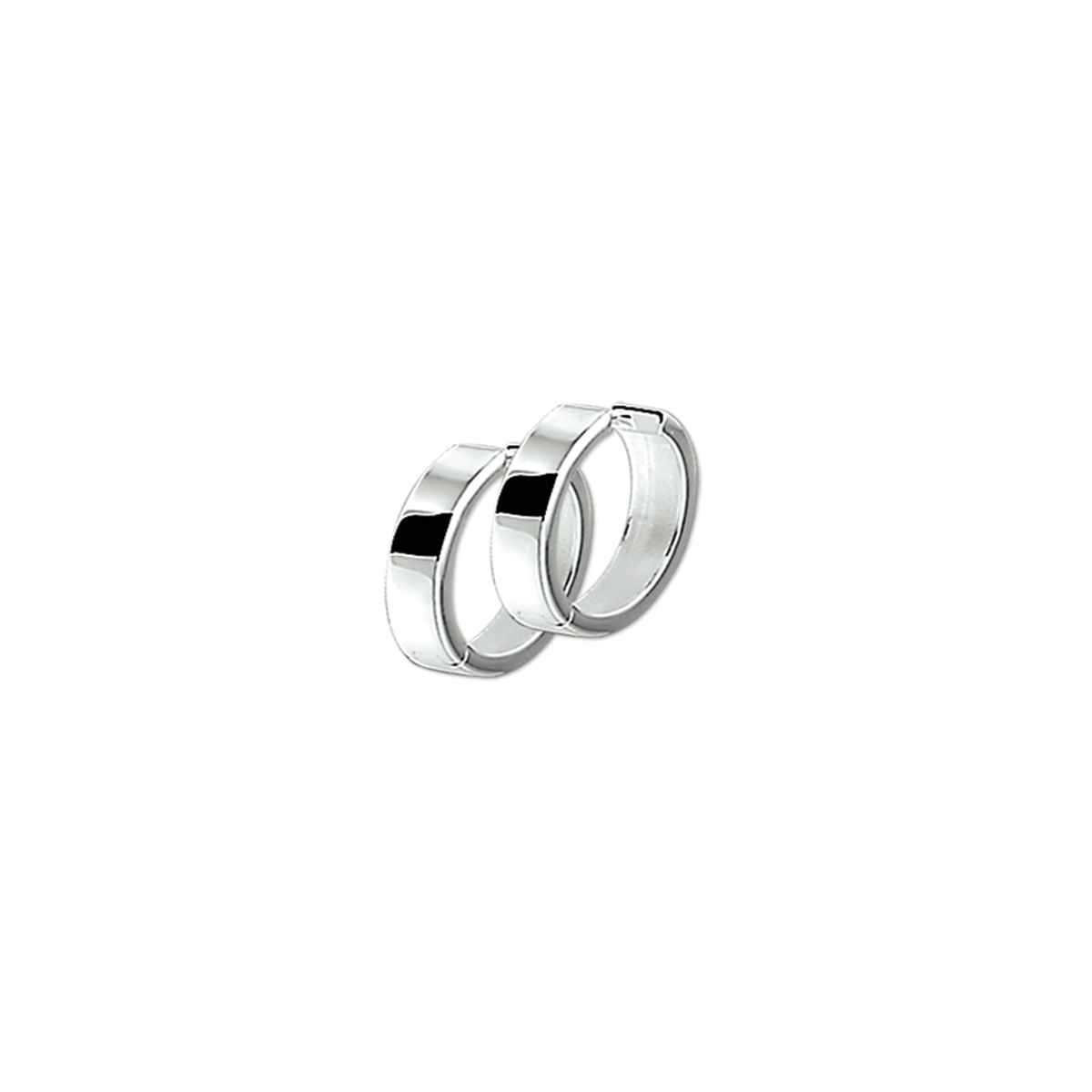 925 zilveren klapoorringen. De oorringen hebben een breedte van 4mm en een diameter van 12.5mm.