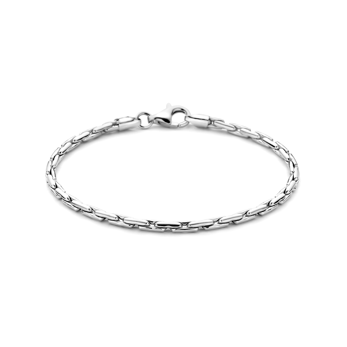 Gerhodineerd zilveren armband met een poli afwerking. De armband is onderdeel van een set. De schakelbreedte is 2.7mm.