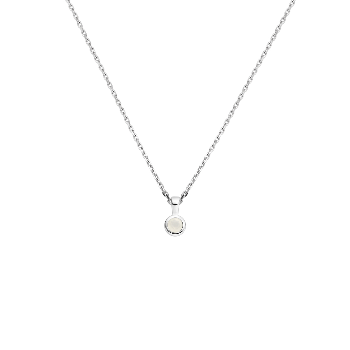 Gerhodineerd 925 zilveren collier met een geboortesteen hanger. Het collier heeft een draaglengte van 41cm en een extensie van 4cm. De schakelbreedte is 1.1mm. Uitgevoerd met een karabijn sluiting.