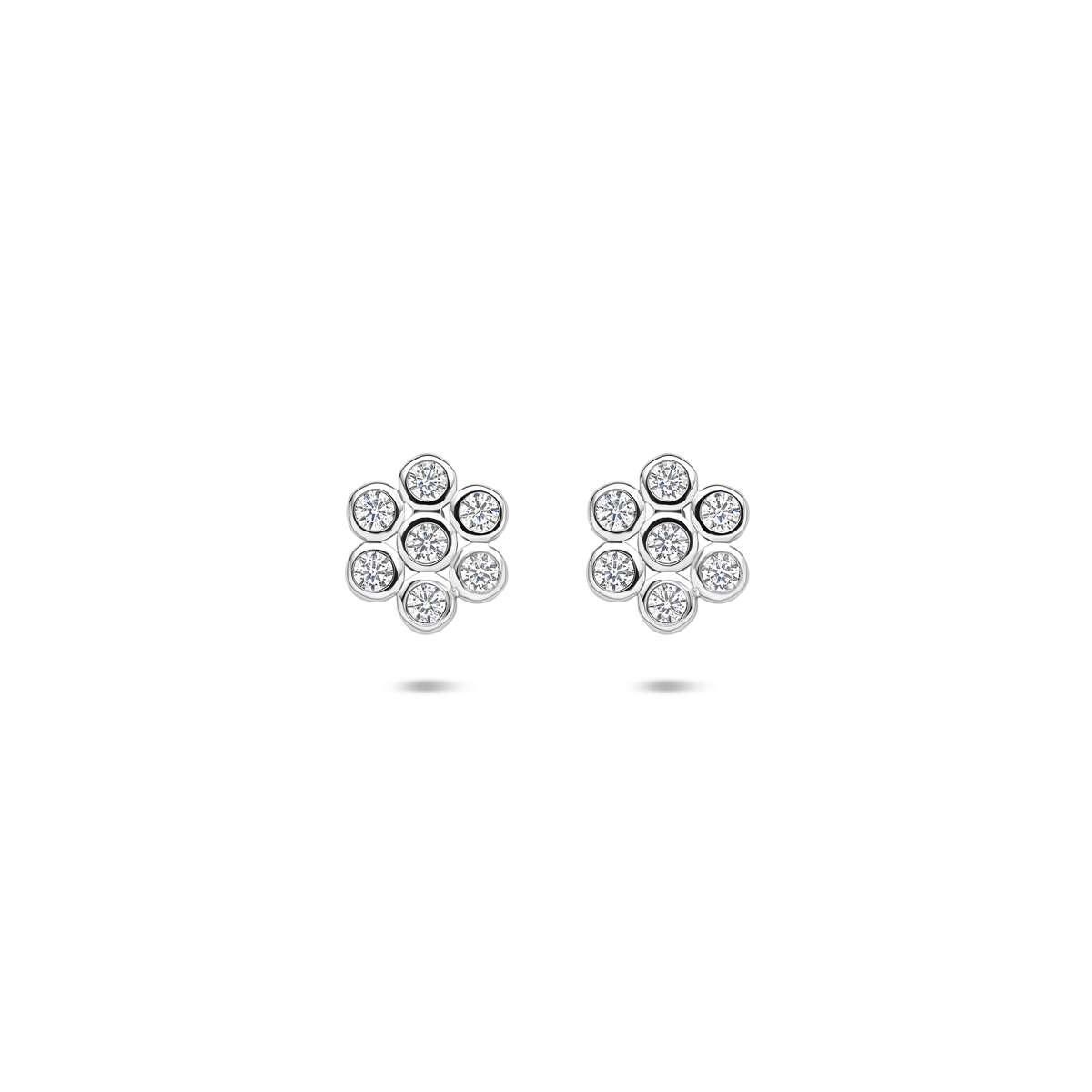 Gerhodineerd 925 zilveren oorknoppen uitgevoerd met zirkonia. De oorknoppen hebben een diameter van 6.5mm.