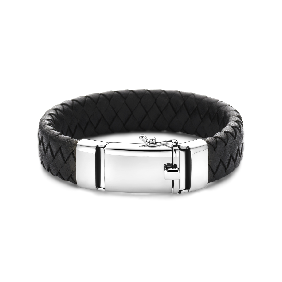 Zwart leer armband met een draaglengte van 21cm en een breedte van 15mm.