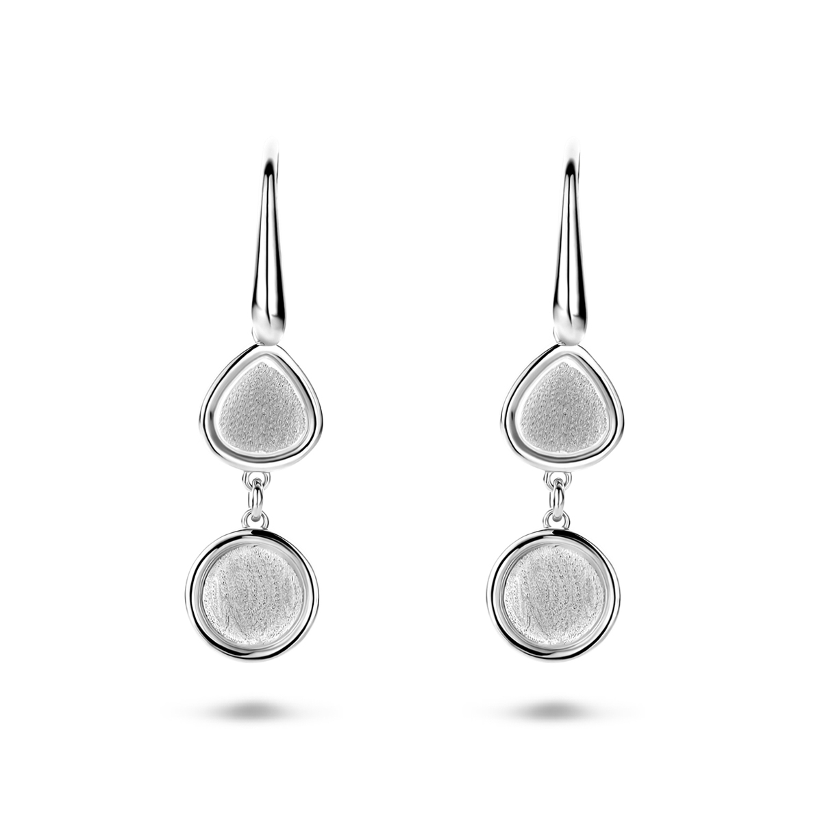 Gerhodineerd 925 zilveren 925 oorhangers met een totale hoogte van 29mm.