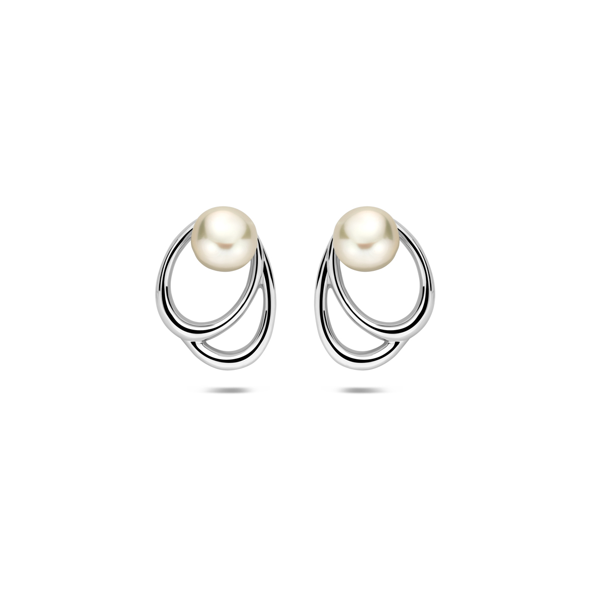 Gerhodineerd 925 zilveren oorknoppen uitgevoerd met een parel. De oorknoppen hebben een totale hoogte van 12.5mm.