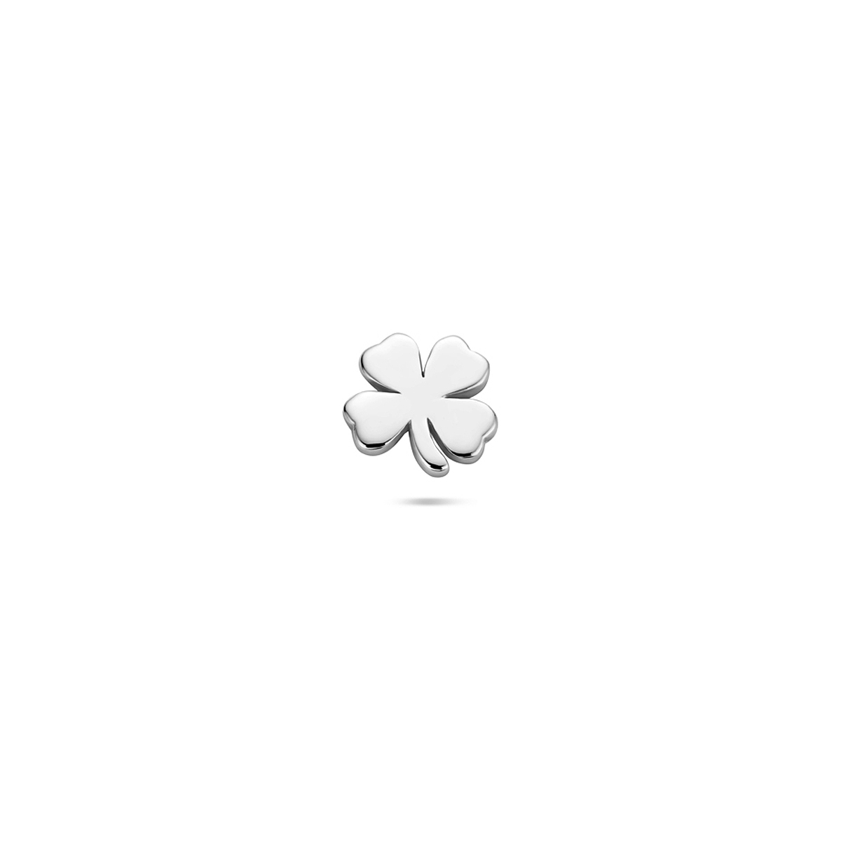 Gerhodineerd 925 zilveren flat back piercing met schroefdraad uitgevoerd in de vorm van een klavertje. Deze piercing heeft een afmeting van 6x6mm, een buis lengte van 6,5mm en een buisdikte van 1mm. Worden per stuk verkocht.