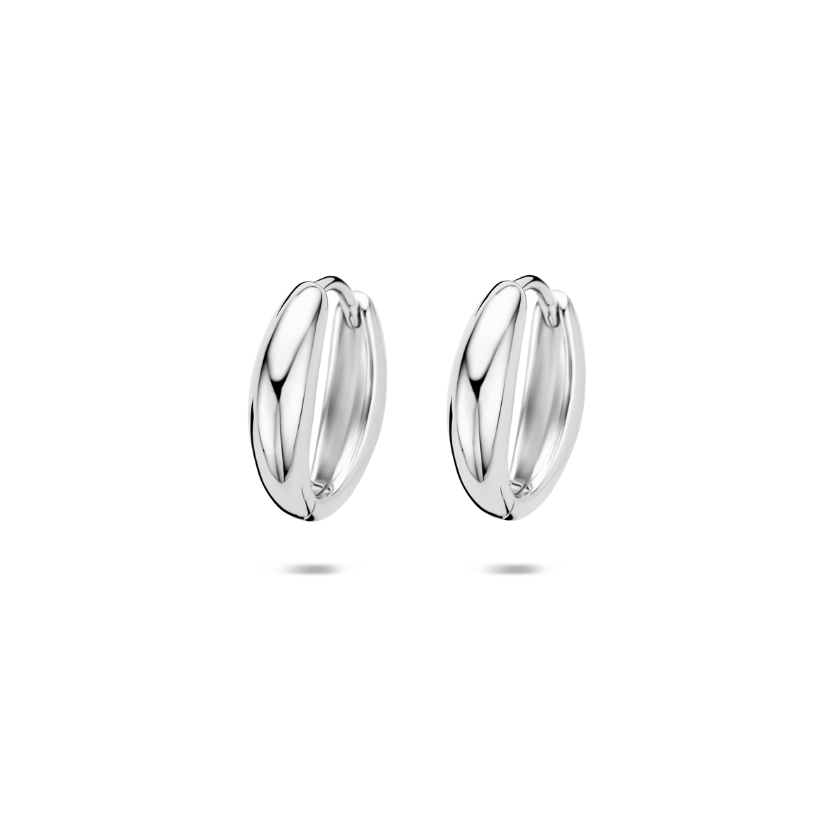 Gerhodineerd 925 zilveren klapoorringen met een afmeting van 14.5x3.5mm.