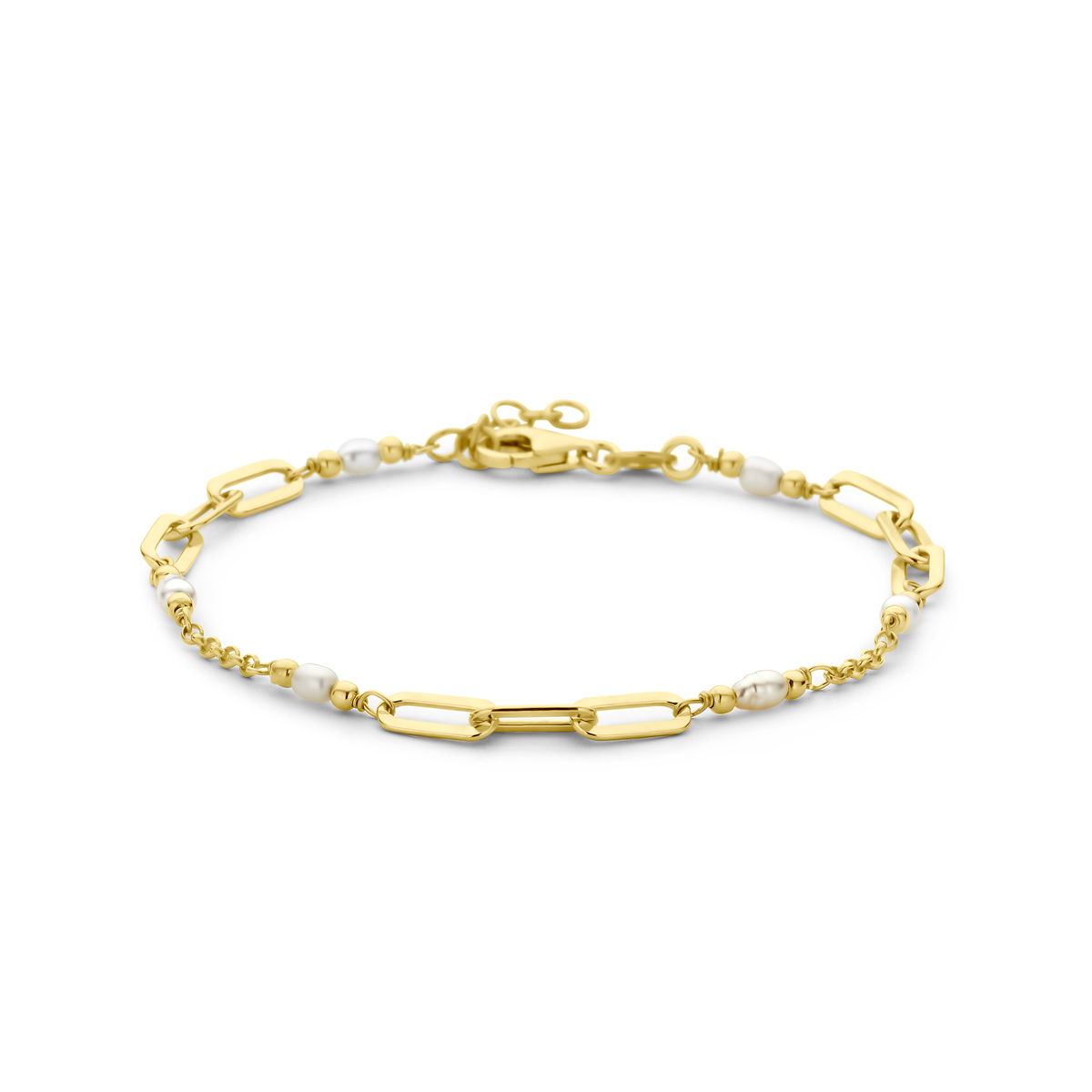 Verguld op 925 zilveren armband uitgevoerd met zoetwaterparels. De armband heeft een draaglengte van 18cm met 2cm extensie en is uitgevoerd met karabijnsluiting. De schakelbreedte is 4mm. Geen garantie op de plating.