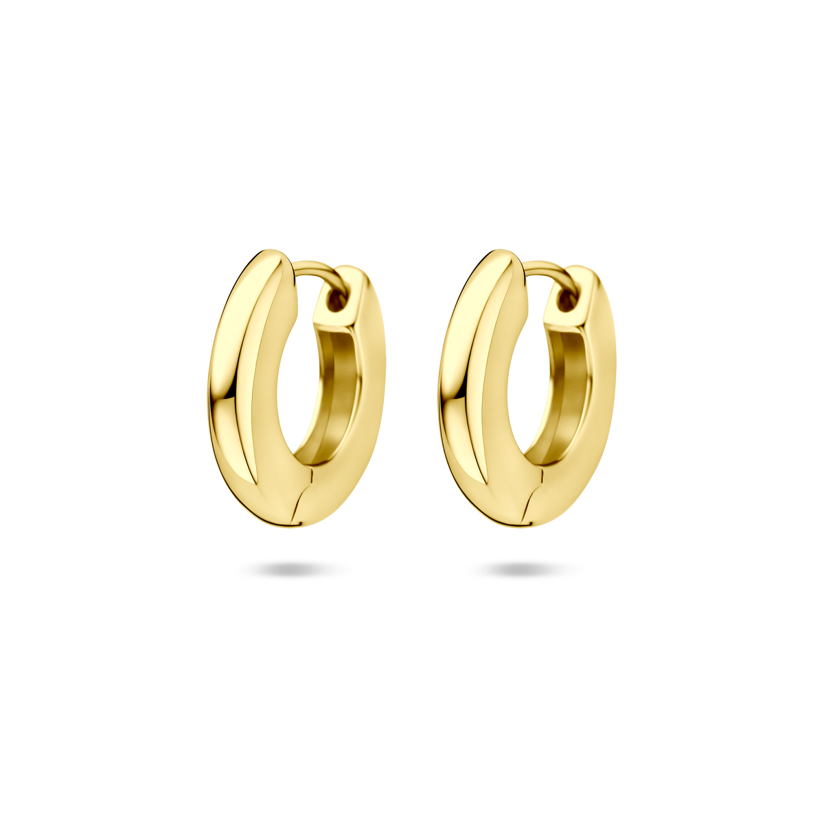 Verguld geel op 925 zilveren klapoorringen met een afmeting van 15,5x3mm.&nbsp;Geen garantie op plating.