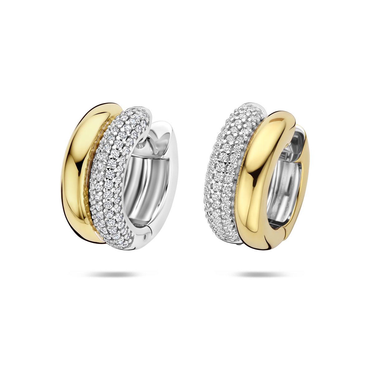 Verguld geel en gerhodineerd zilveren klapoorringen uitgevoerd met zirkonia. De klapoorringen hebben een afmeting van 17.5x8.5mm. Geen garantie op plating.