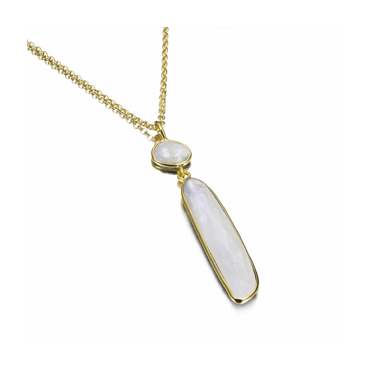 Hanger met ovale regenboogmaansteen in verguld zilver.
