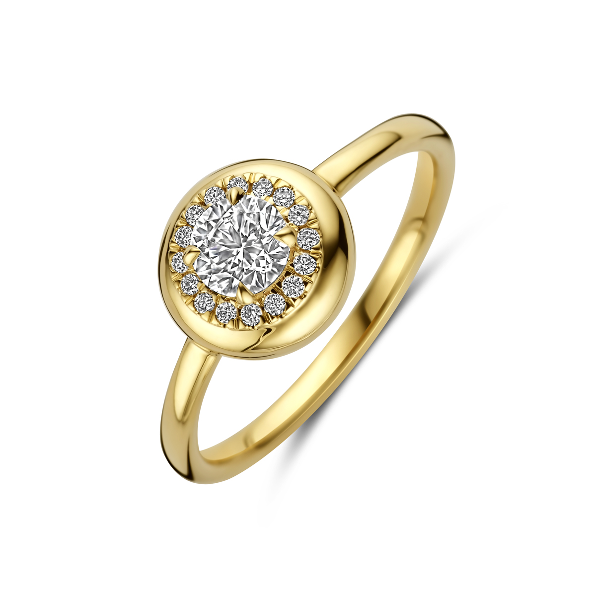 14kt. Geelgouden ring uitgevoerd met lab grown diamant. De ring heeft een breedte van 9mm. Het totale diamantgewicht is 0.495ct. Lab grown diamanten zijn diamanten die ontstaan in een laboratorium. Onder extreem hoge druk en temperatuur wordt het natuurlijk ontstaansproces nagebootst met als eindresultaat een diamant met dezelfde chemische eigenschappen maar met een andere oorsprong.