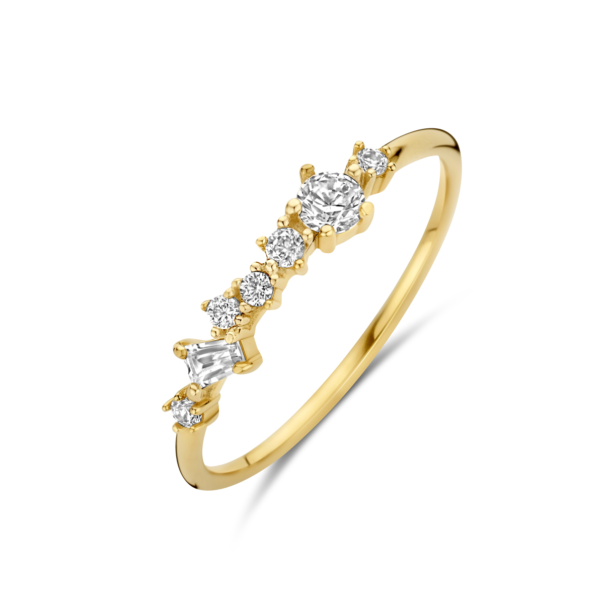 14k Geelgouden ring uitgevoerd met zirkonia. De ring heeft een breedte van 4mm.