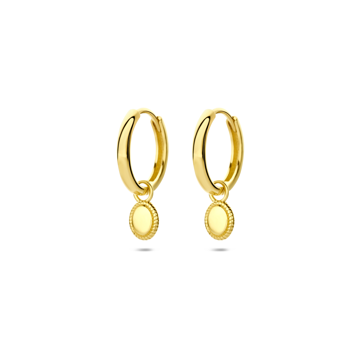 14k Geelgouden klapoorringen uitgevoerd met een hanger. De oorringen hebben een totale hoogte van 18,5mm.