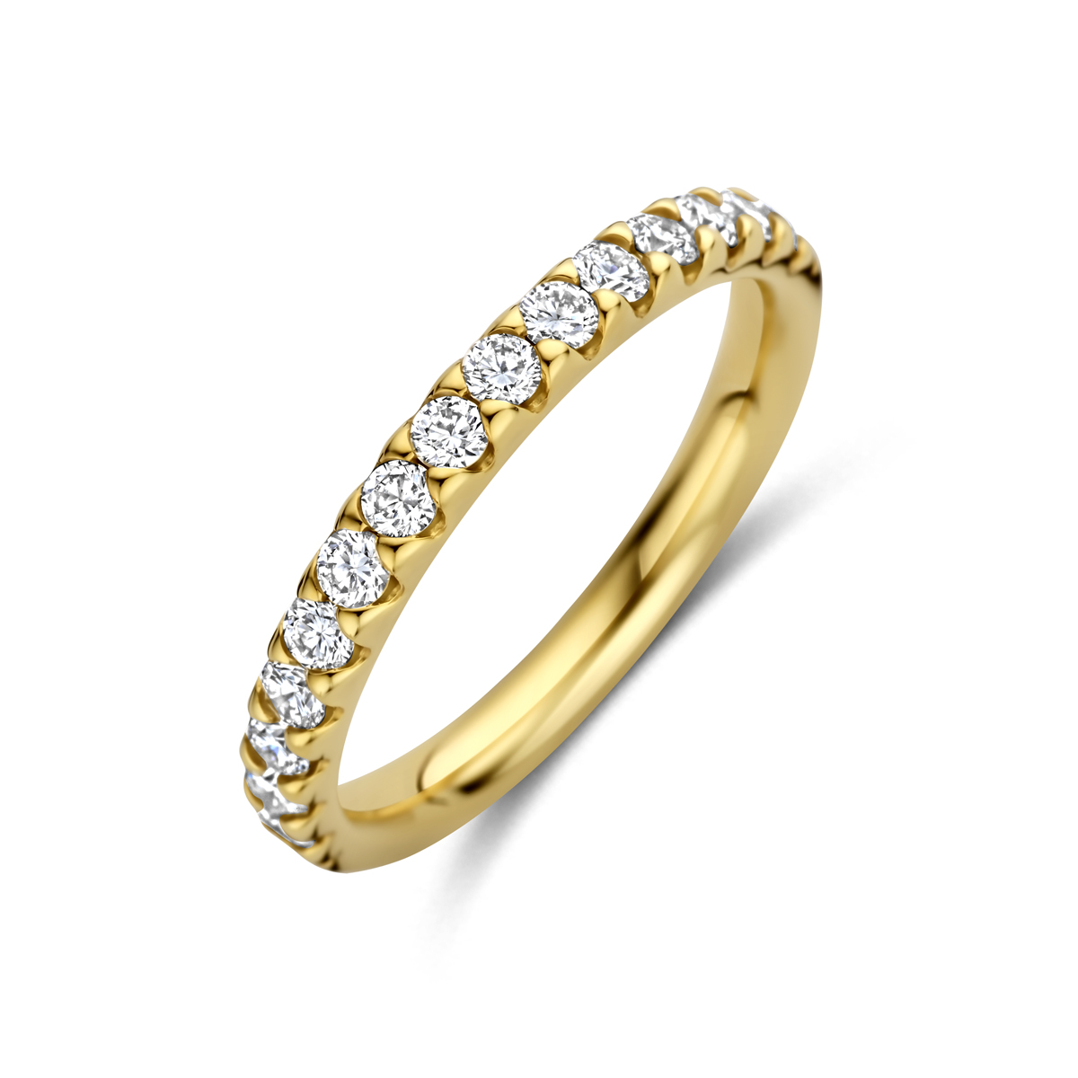 14k Geelgouden ring uitgevoerd met lab grown diamant. De ring heeft een breedte van 2.5mm. Onder extreem hoge druk en temperatuur wordt het natuurlijk ontstaansproces nagebootst met als eindresultaat een diamant met dezelfde chemische eigenschappen maar met een andere oorsprong.