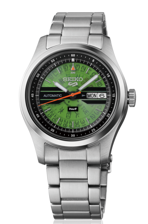 Het 4R36 Seiko kaliber met dag/datumweergave is een mechanisch kaliber. Het horloge laadt zich tijdens het dragen automatisch op door het omzetten van de arm- en polsbewegingen van de drager in energie. Beweging van het horloge zorgt ervoor dat de hoofdveer van het horloge wordt opgewonden. Deze veer is de energiebron. Handopwinding is ook mogelijk. Wanneer het horloge volledig is opgeladen heeft het een energiereserve van ca. 41 uur. Het tikgetal van deze automaat is 21.600 per uur en het horloge heeft 24 jewels. Het 4R kaliber wordt volledig in-house vervaardigd.