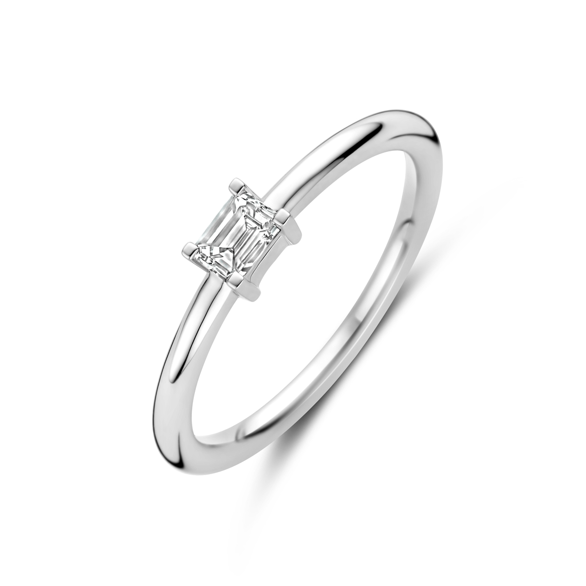 Ring met diamant van 0.25ct in maat 54, modelnummer 4106206, is een elegant sieraad van een niet-gespecificeerd merk. Gemaakt van witgoud met glans, heeft het een gewicht van 2.36 gram en een breedte van 3.5 mm. De ring heeft &eacute;&eacute;n diamant van zuiverheid SI1. Draag deze verfijnde ring solo voor een subtiele, maar luxe uitstraling.