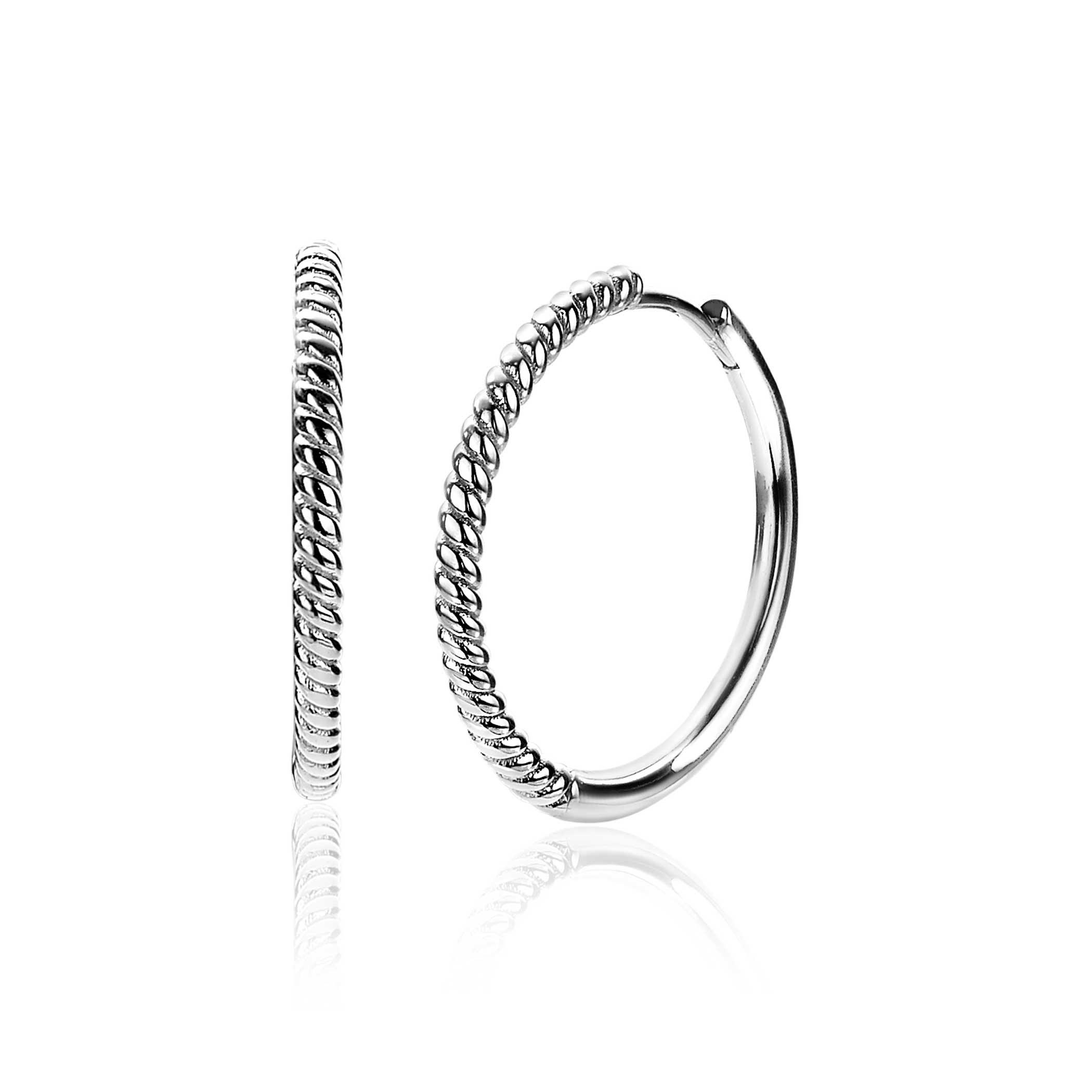 De ZINZI OORHANGERS DAMES ZIO2129 zijn elegante zilveren hoepeloorbellen met een diameter van 25 mm. Deze zilverkleurige oorbellen passen perfect bij zowel casual als formele outfits. Combineer ze met andere zilveren sieraden voor een verfijnde look. Ideaal voor dagelijks gebruik en speciale gelegenheden. Draag ze om jouw stijl eenvoudig en toch stijlvol te accentueren.