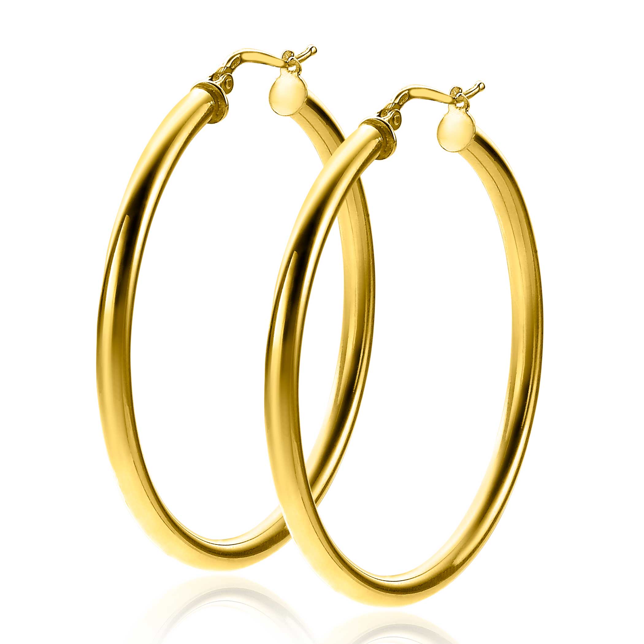 ZINZI zilveren grote oorringen 14K geel verguld in gladde, ronde vorm. De oorringen zijn 46mm in doorsnede en 3mm breed. Met gemakkelijke bovensluiting. Deze charmante oorringen blinken uit in hun eenvoud. Vervaardigd van eerste gehalte zilver (925) en extra 14K geel verguld.