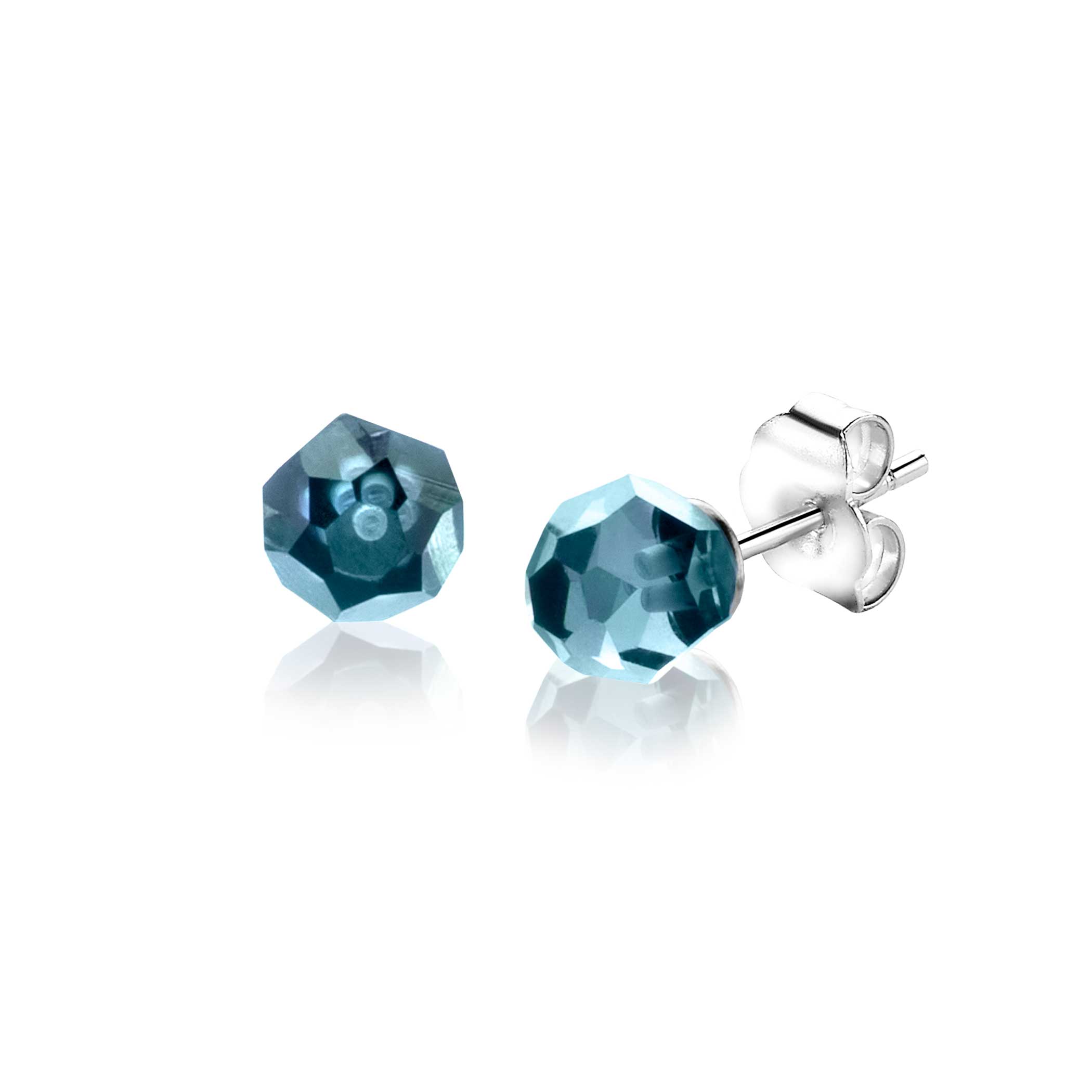 ZINZI zilveren oorknoppen met ronde blauwe beads (6mm). Deze oorknoppen zijn vervaardigd van eerste gehalte zilver (925) en voorzien van een extra rodiumlaag.