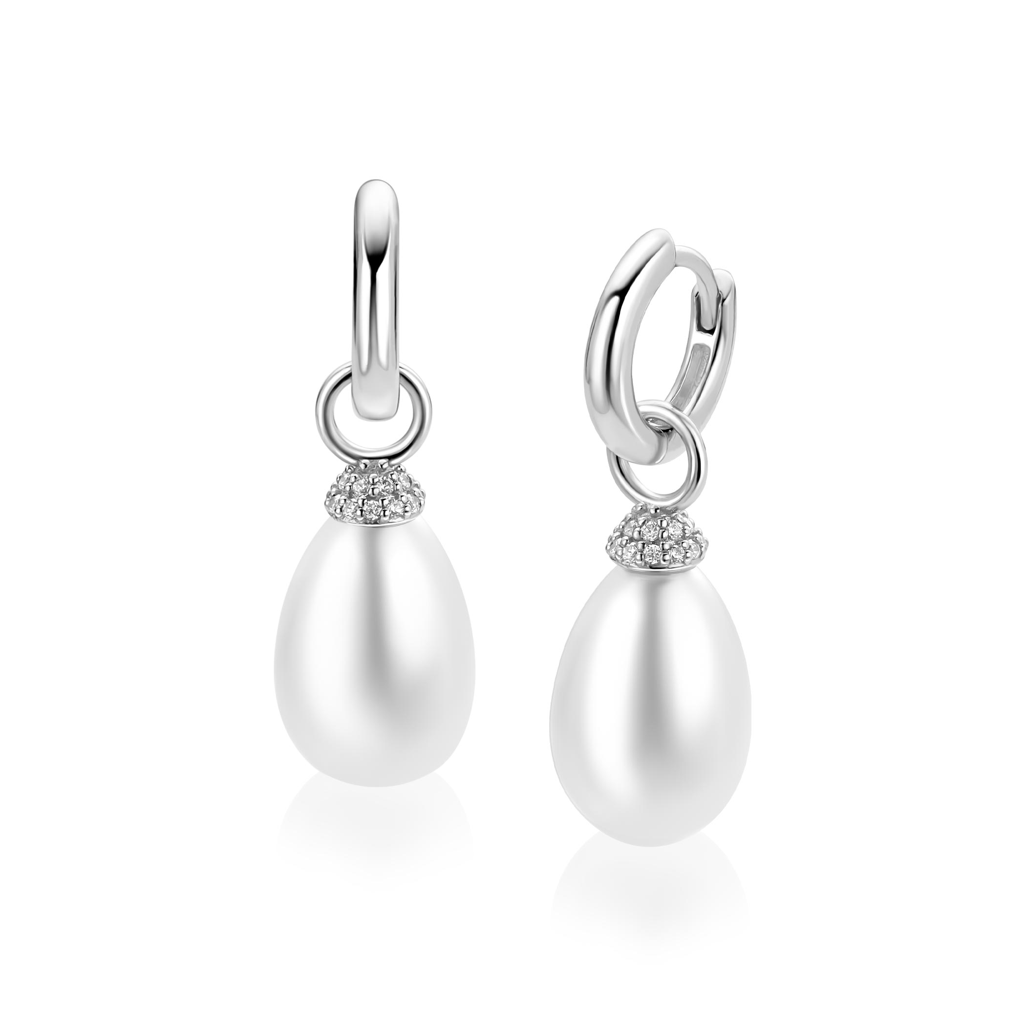 De ZINZI zlv. oorbedels, modelnummer ZICH2822, zijn elegante zilverkleurige hoop oorbellen, gemaakt van 925 sterling zilver, nikkelvrij en hebben een druppelvormig pareldesign. Met een diameter van 10 mm en een grootte van 22,9 mm zijn ze perfect voor dagelijks gebruik of speciale gelegenheden. Combineer ze met andere zilveren sieraden voor een verfijnde look.