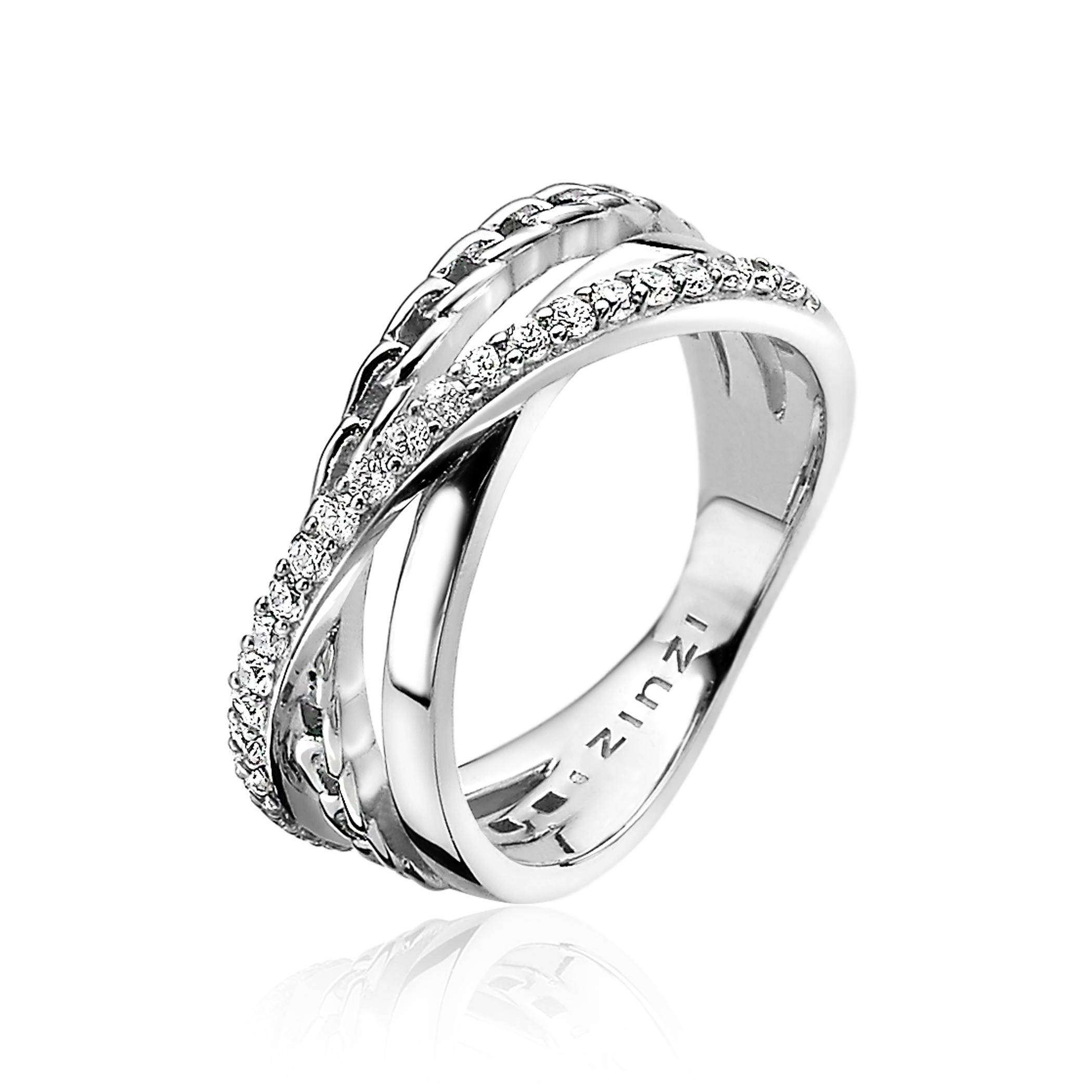 ZINZI zilveren cross-over ring. Een mooie combinatie van drie ringen, waarbij de ring bezet met witte zirconia's over de gladde en gourmet ring gaat. Vervaardigd van eerste gehalte zilver (925) en met extra rodiumlaag voor een langdurige glans.